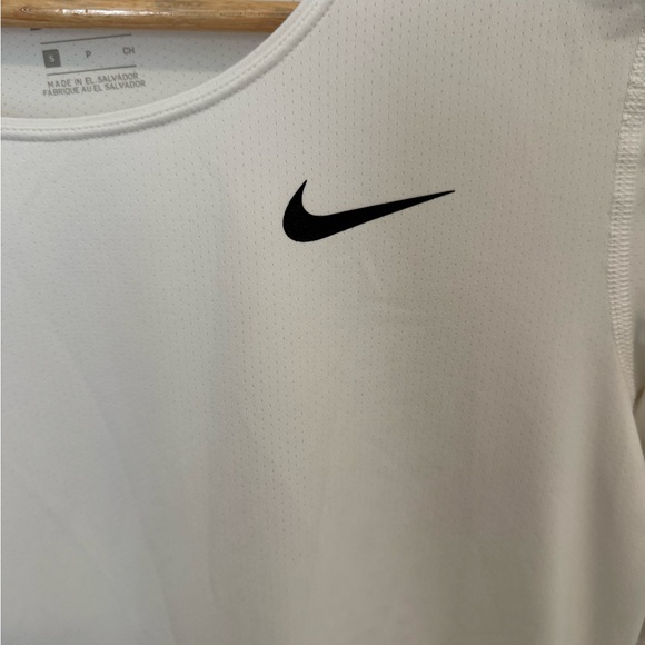 Nike Dri-FIT Miler Long Sleeve Running Top White Yoga Pilates Thumb Hole | S - Picture 3 of 10